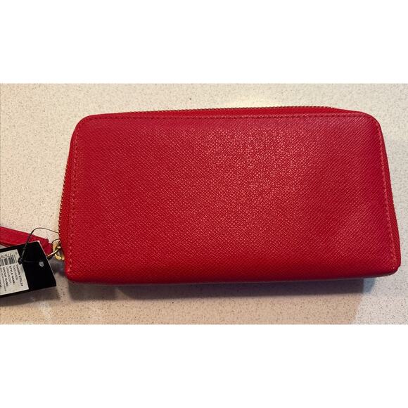 NWT Tahari Front Pocket Red Organizer Zip Around Wallet/Wristlet Retail $60 New - Picture 3 of 8